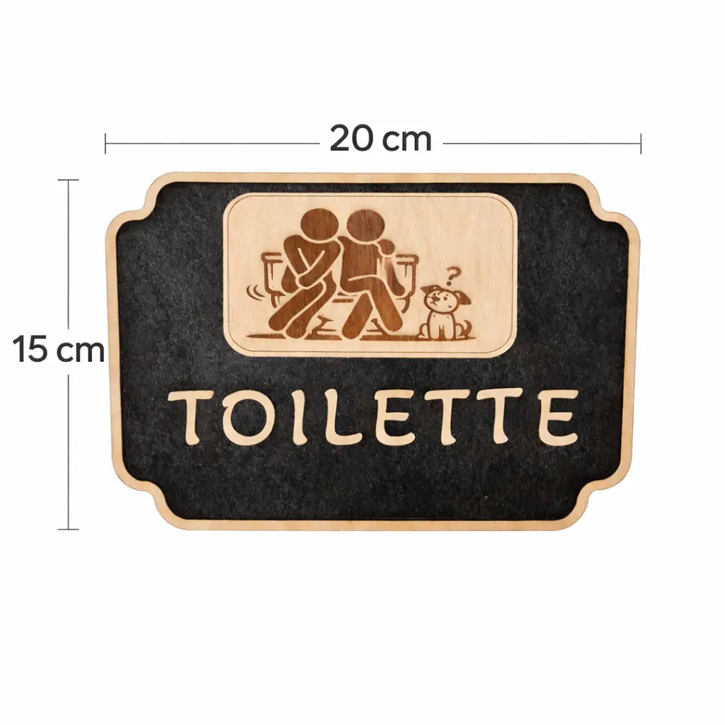 Panneau de porte WC bois gravé couple et chien curieux avec dimensions 20 x 15 cm, plaque toilette décorative en bois.